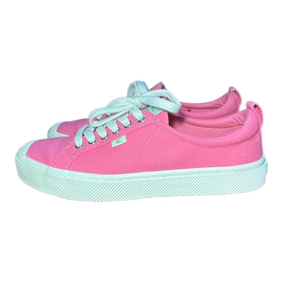 Cariuma Shoes - Cariuma OCA Low Top Bright Pink Canvas Sneakers Sz. 10